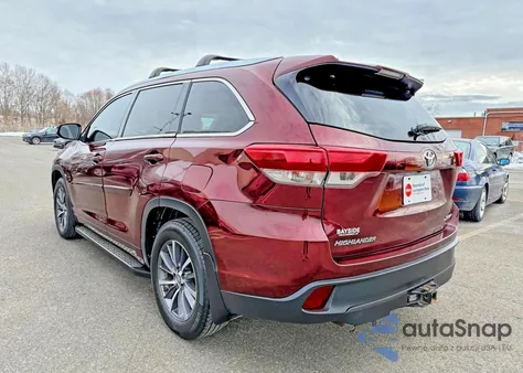 2018 Toyota Highlander Se из США, поврежденный, VIN 5TDJZRFH8JS846063